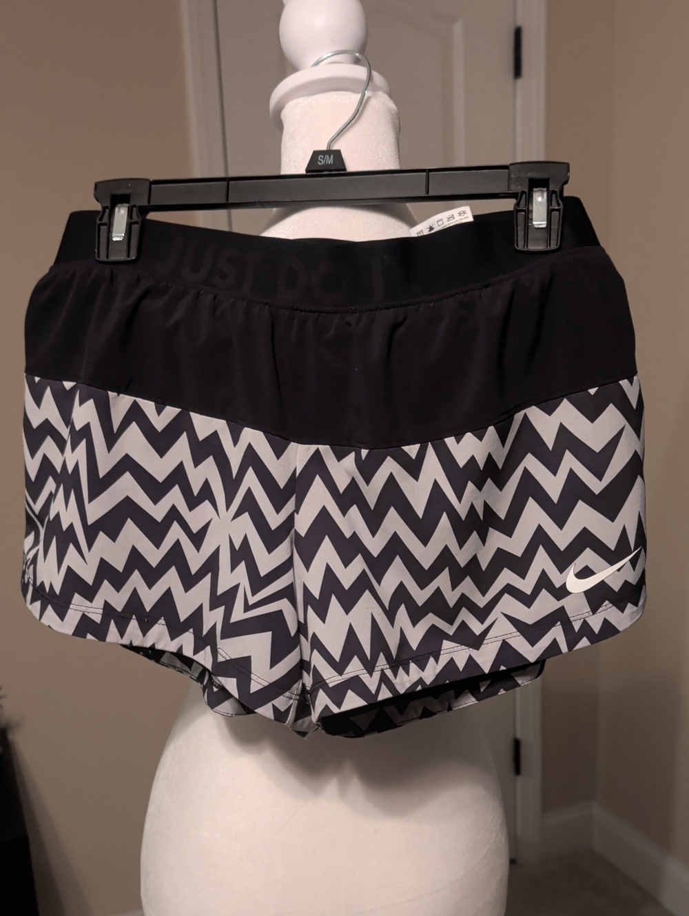 Nike Dry-Fit Women's Black & Lt Gray  Chevron Running Shorts